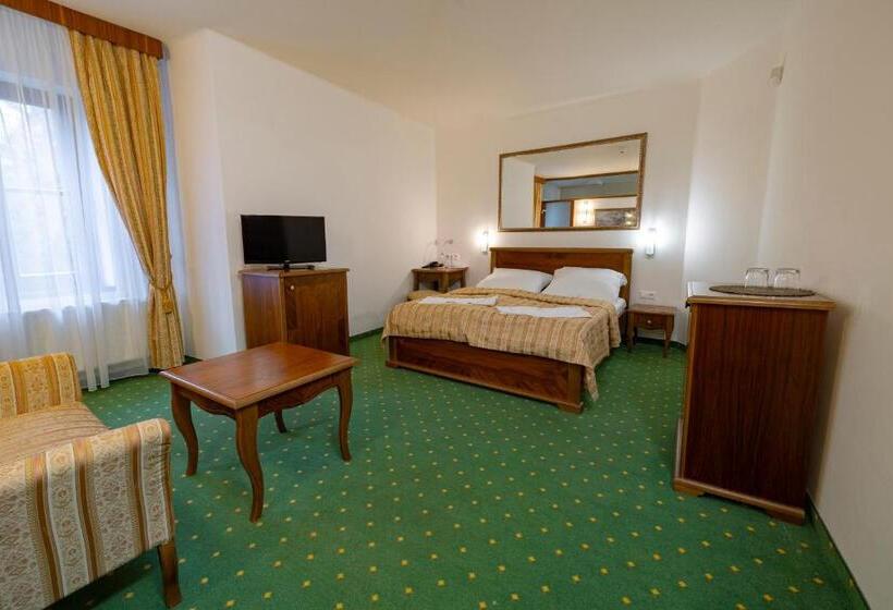 ホテル Zámok Topoľčianky