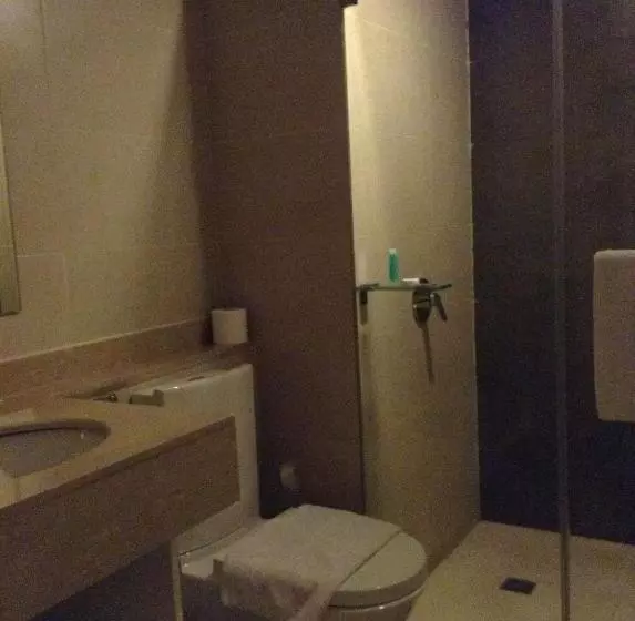 The B Hotel Alabang