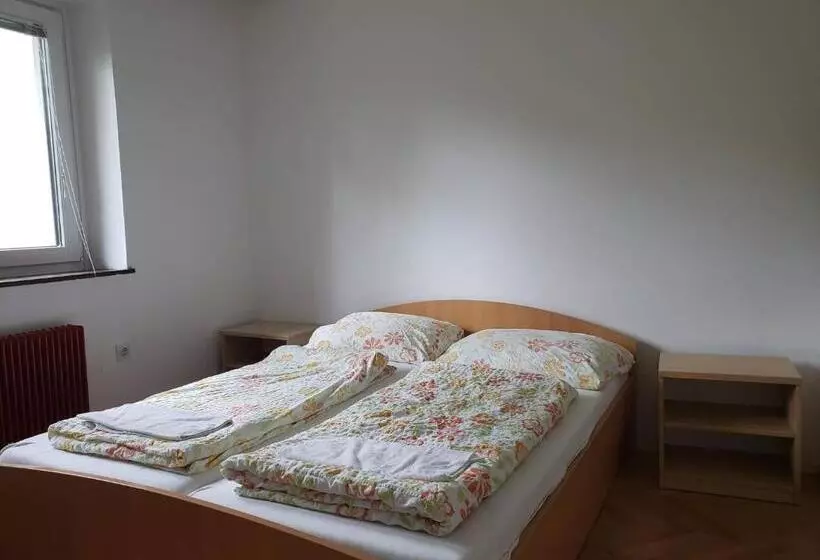 Youth Hostel Nika