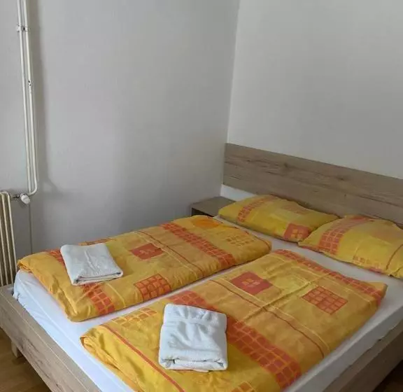 Youth Hostel Nika