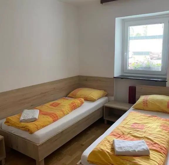 Youth Hostel Nika