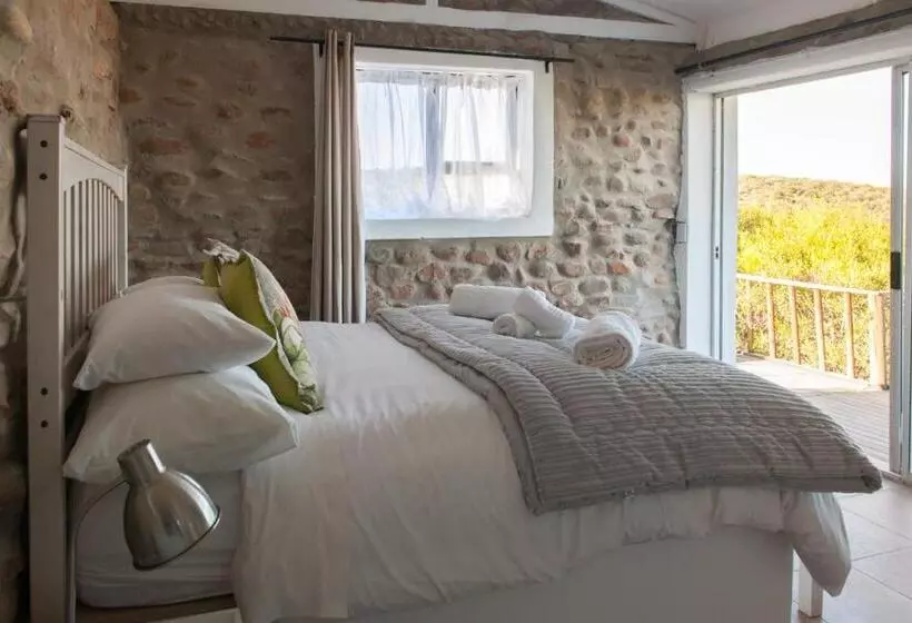 تختخواب و صبحانه Le Petit Karoo Ranch