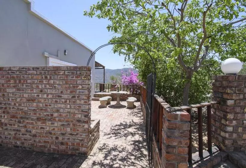 تختخواب و صبحانه Le Petit Karoo Ranch