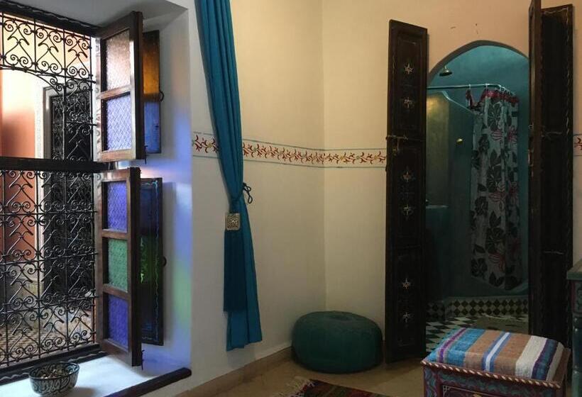 تختخواب و صبحانه Riad Blue Berber