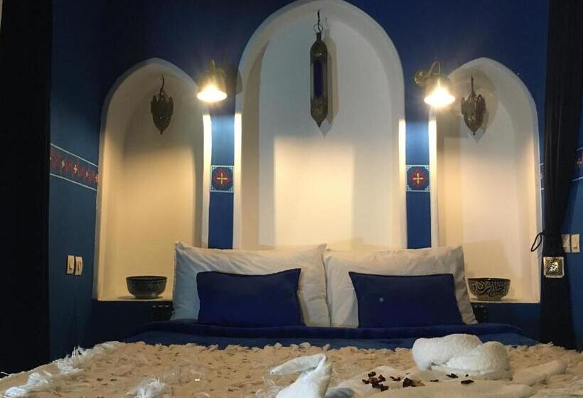 تختخواب و صبحانه Riad Blue Berber