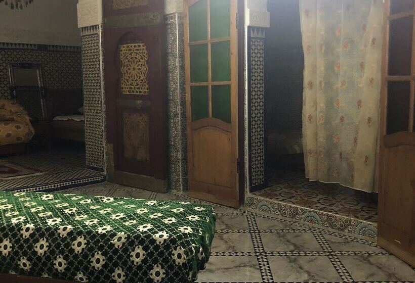 住宿加早餐 Riad Family Samnoun