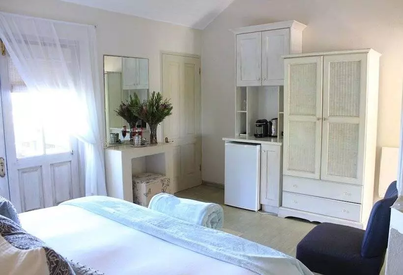 تختخواب و صبحانه Villa Blu Guesthouse