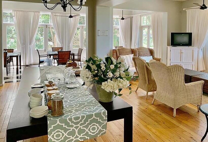 Coral Tree Colony Bed & Breakfast