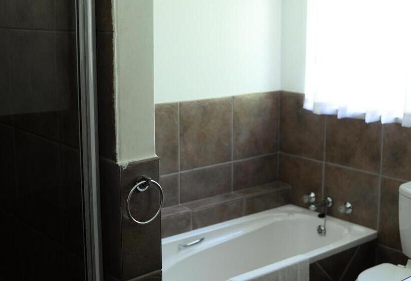 בית מלון כפרי Avant Garde Lodge