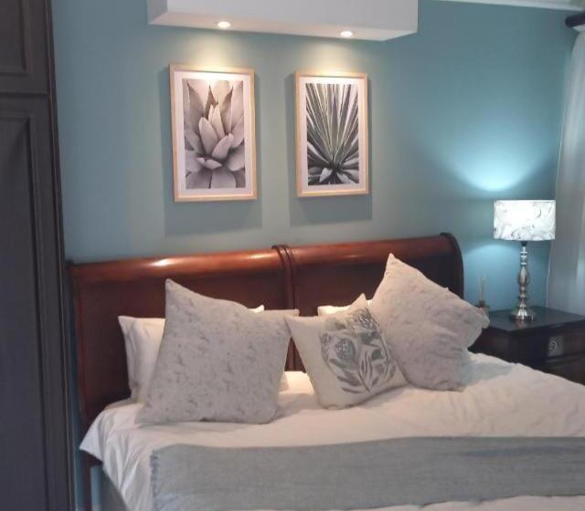 בית מלון כפרי Fairways