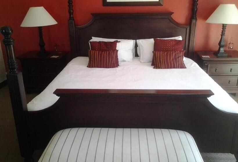 בית מלון כפרי Fairways