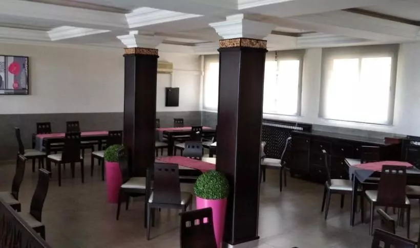 هتل Hôtel Relais Ras El Maa