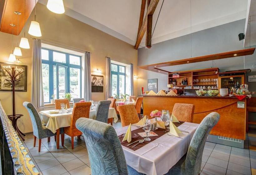 فندق Penzión Cosmopolitan I