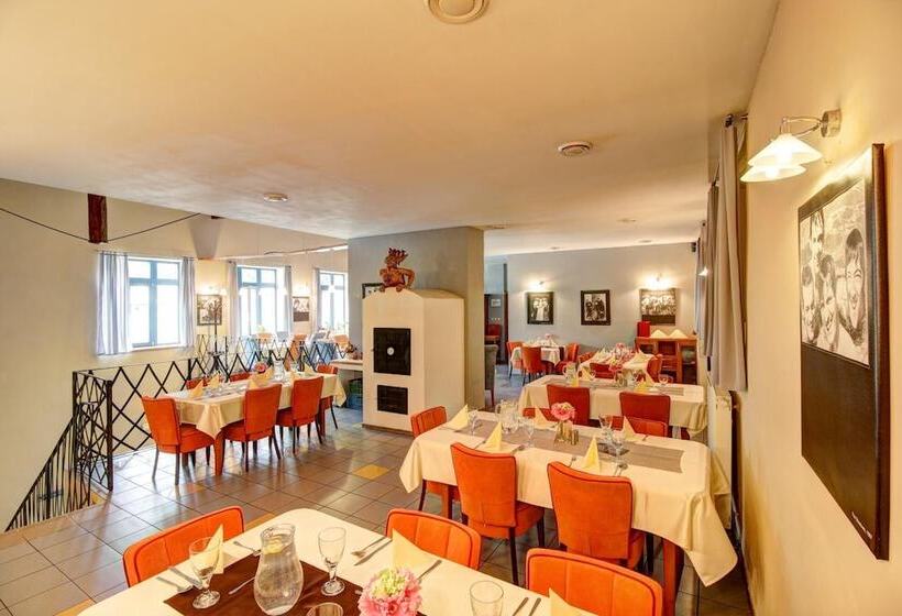 فندق Penzión Cosmopolitan I