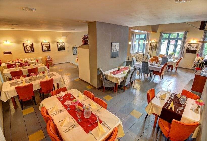 فندق Penzión Cosmopolitan I