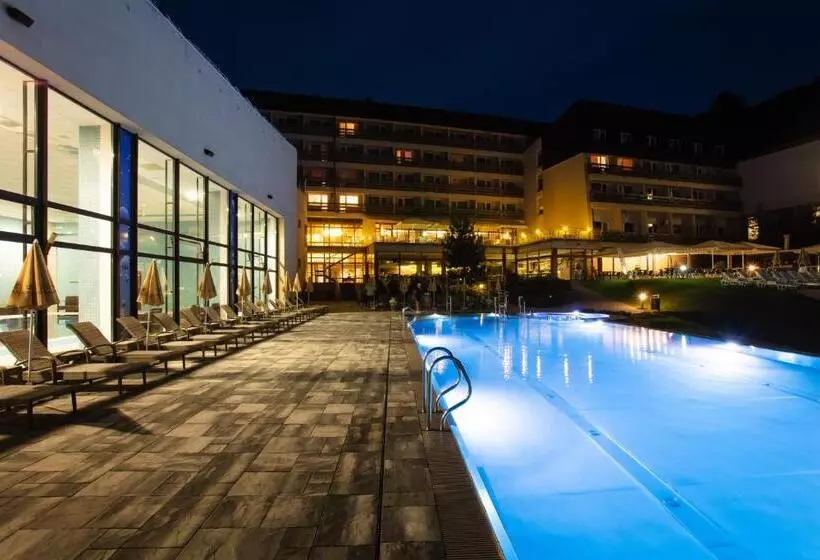 Hotelli Sitno Forest Resort