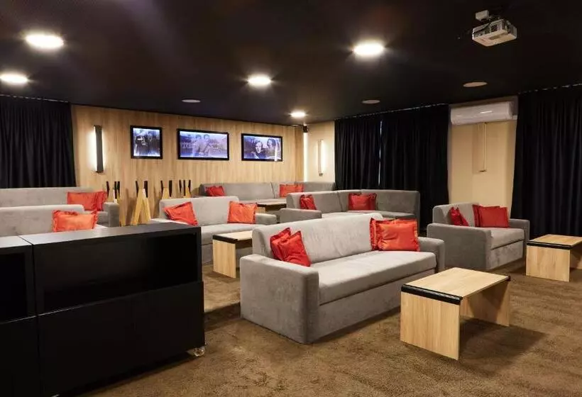 Hotelli Sitno Forest Resort