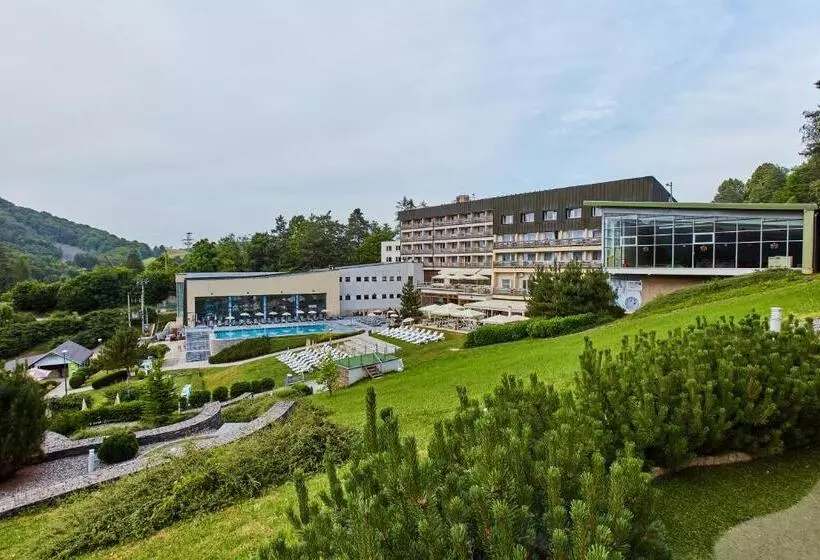 Hotelli Sitno Forest Resort