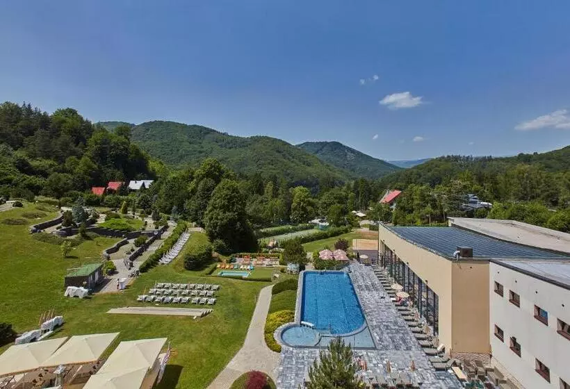 Hotelli Sitno Forest Resort