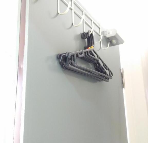 Moon Eleven Hostel Near Klia & Klia2