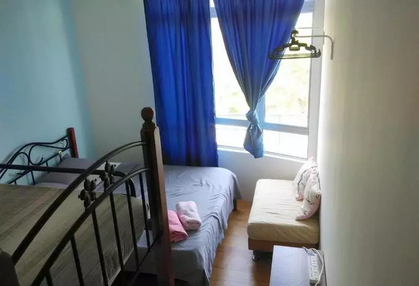 Moon Eleven Hostel Near Klia & Klia2
