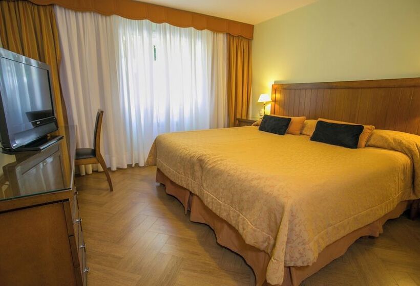 هتل Huinid Bustillo Cabañas