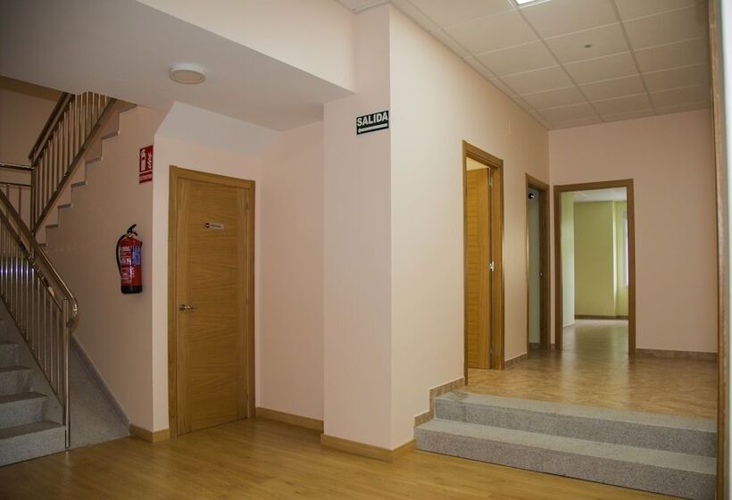 Albergue Montoto   Hostel