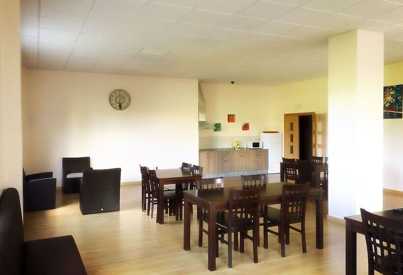 Albergue Montoto   Hostel