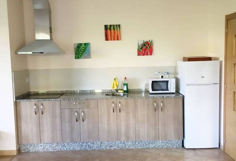 Albergue Montoto   Hostel