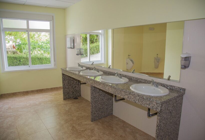 Albergue Montoto   Hostel