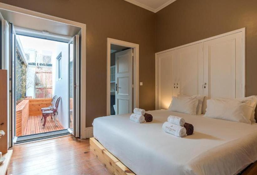 Hostel Out Of The Blue