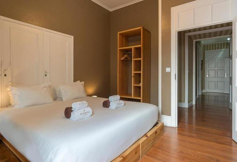 Hostel Out Of The Blue