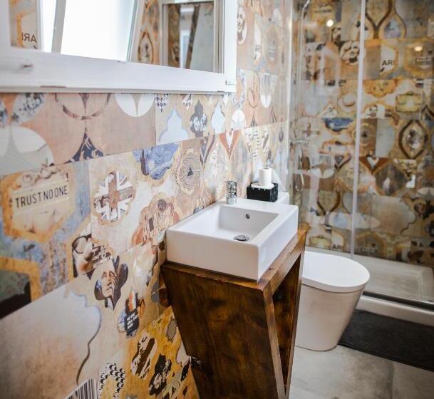 Hostel Out Of The Blue