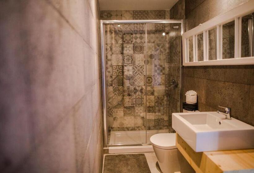 Hostel Out Of The Blue