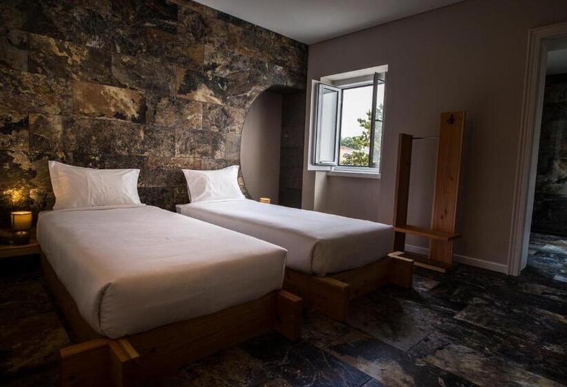 Hostel Out Of The Blue