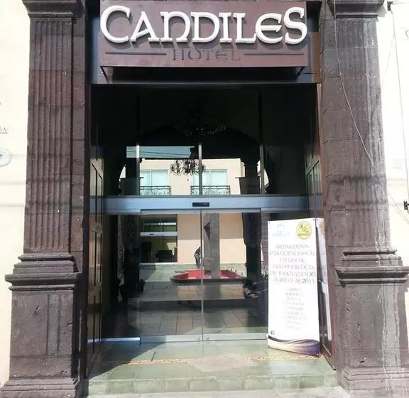 ホテル Candiles