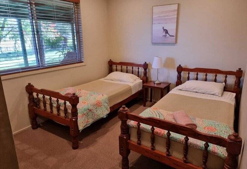 ホテル Clandulla Cottages & Farmstay