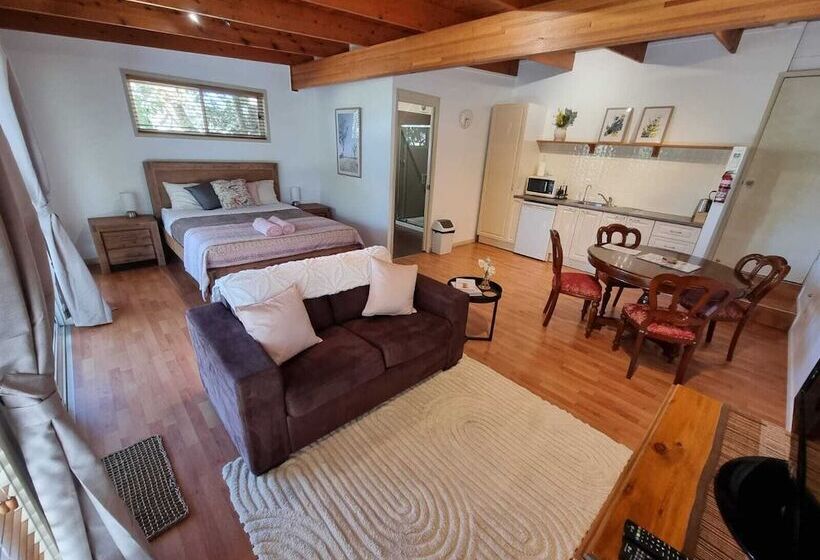 ホテル Clandulla Cottages & Farmstay