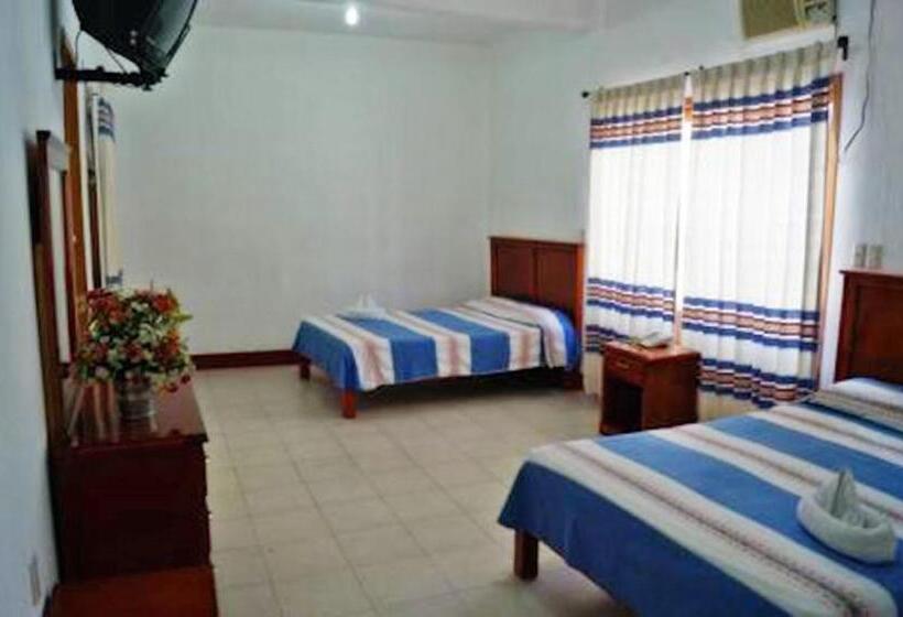 فندق De Santiago