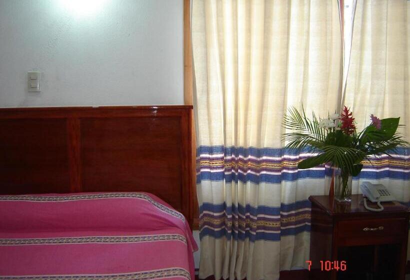 فندق De Santiago