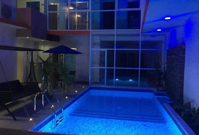 Отель Empresarial