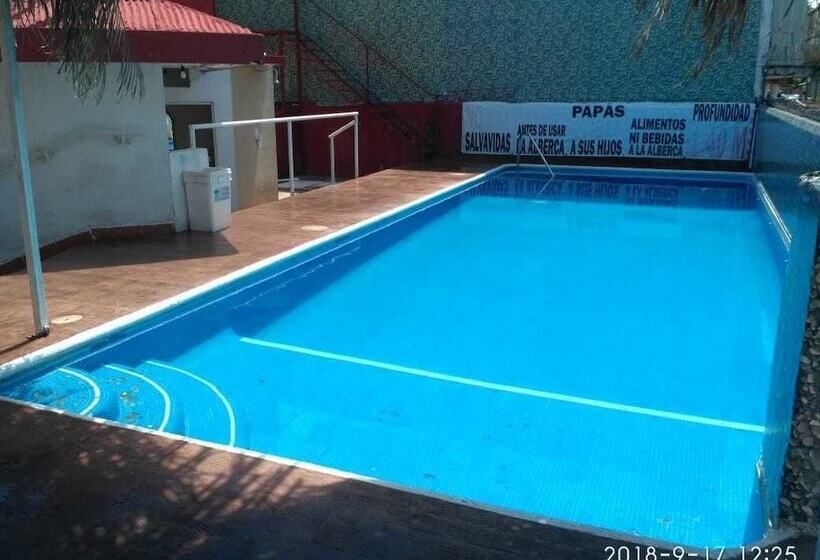 בית מלון כפרי Fiesta Portola