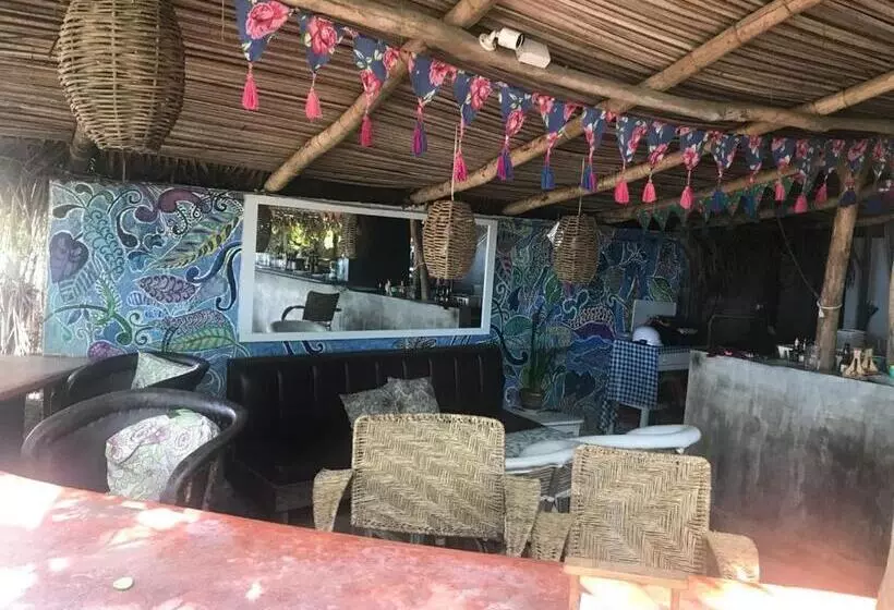 ホテル Junto Al Rio Bungalows & Suites