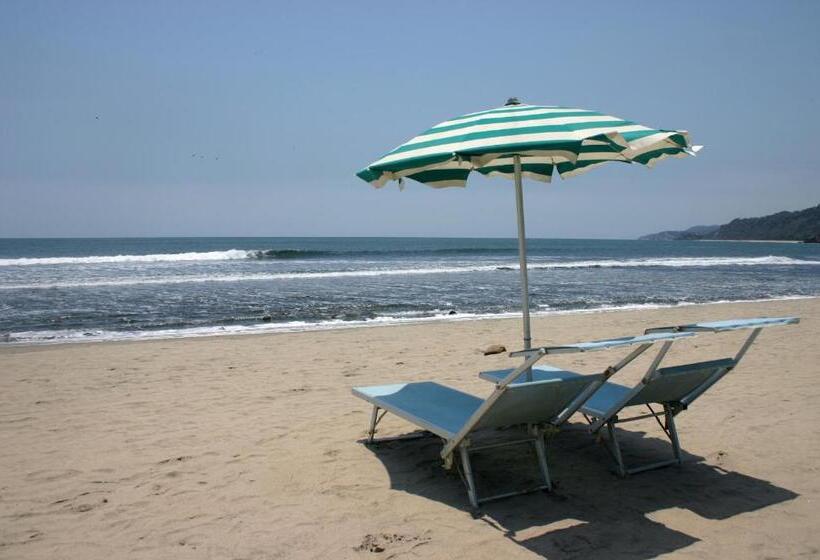 فندق Junto Al Rio Bungalows & Suites