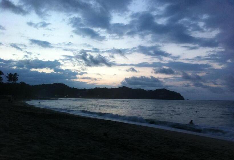 فندق Junto Al Rio Bungalows & Suites