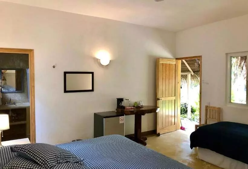 ホテル Junto Al Rio Bungalows & Suites