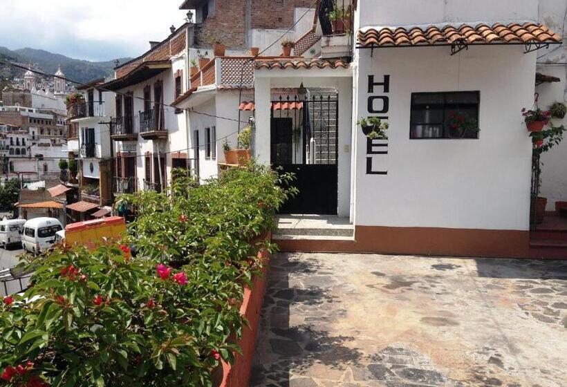 هتل Posada Santa Anita