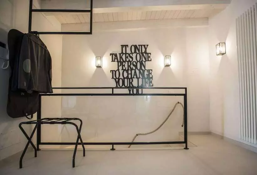 Hotelli Albergo Diffuso Dimora Rossi Suite B&b