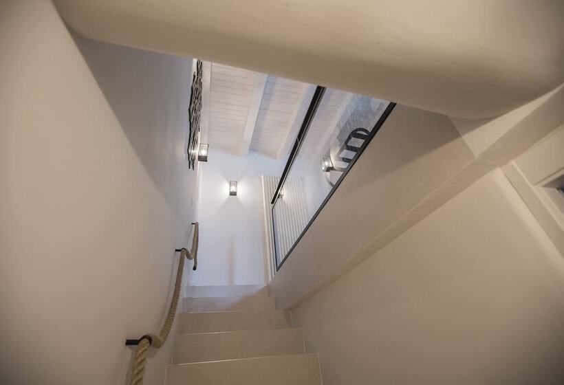 Hotel Albergo Diffuso Dimora Rossi Suite B&b