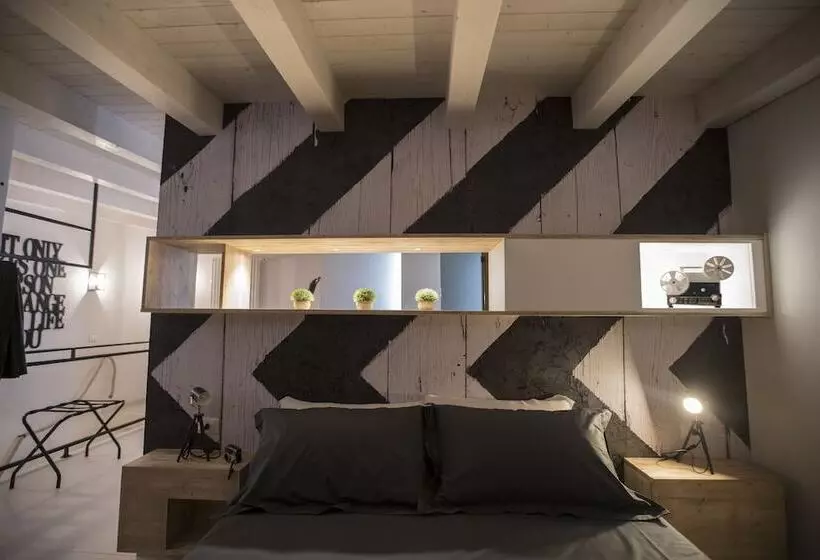 Hotelli Albergo Diffuso Dimora Rossi Suite B&b